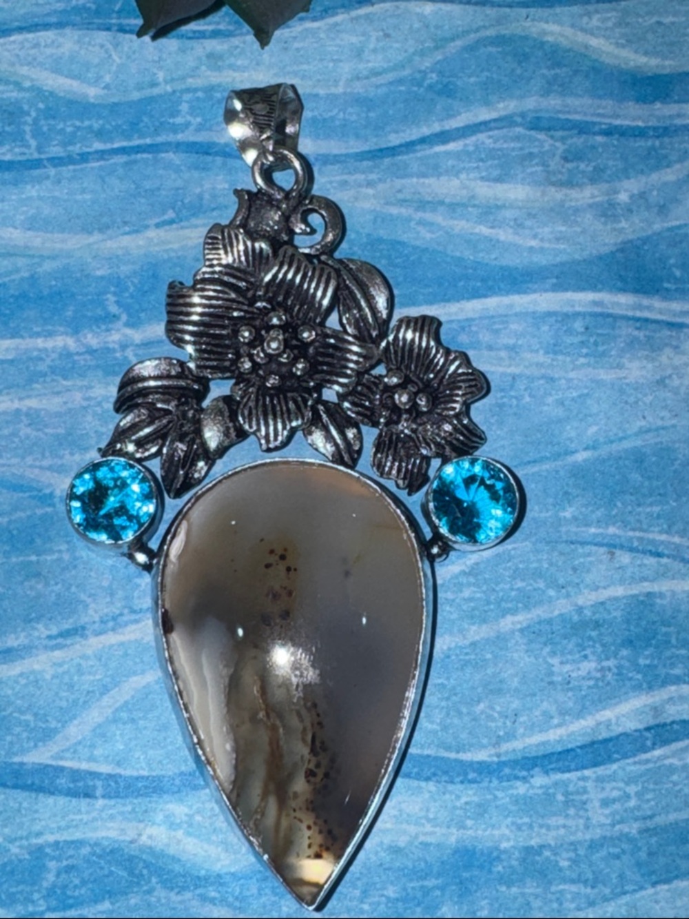 Montana Agate Flower Pendant View 3
